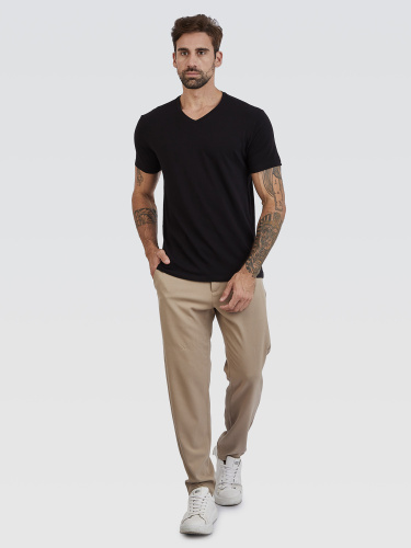 Camiseta Básica Gola V Preto