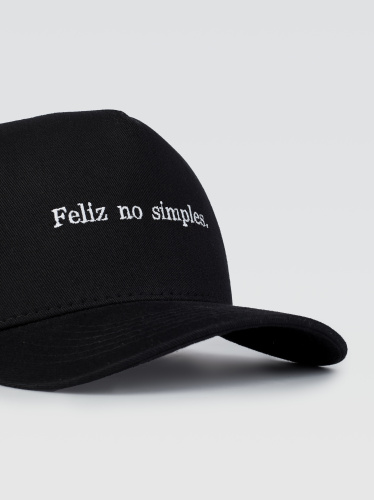 Boné Feliz no Simples Preto